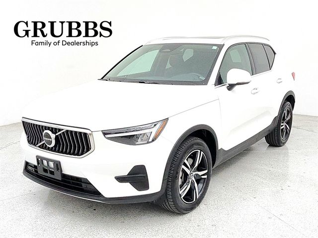 2024 Volvo XC40 Core Bright Theme