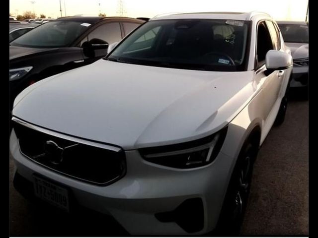 2024 Volvo XC40 