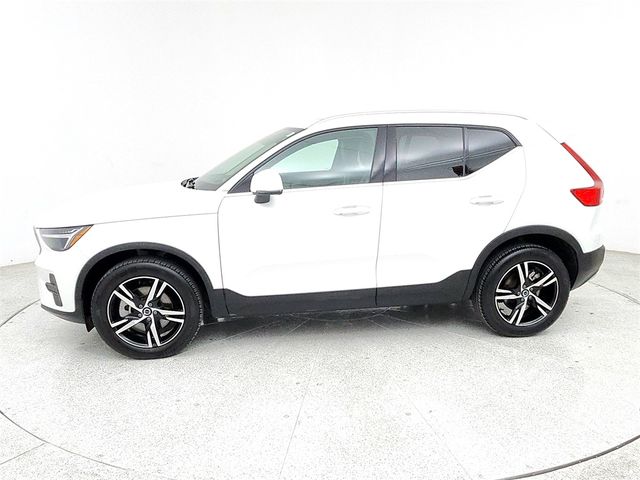 2024 Volvo XC40 Core Bright Theme