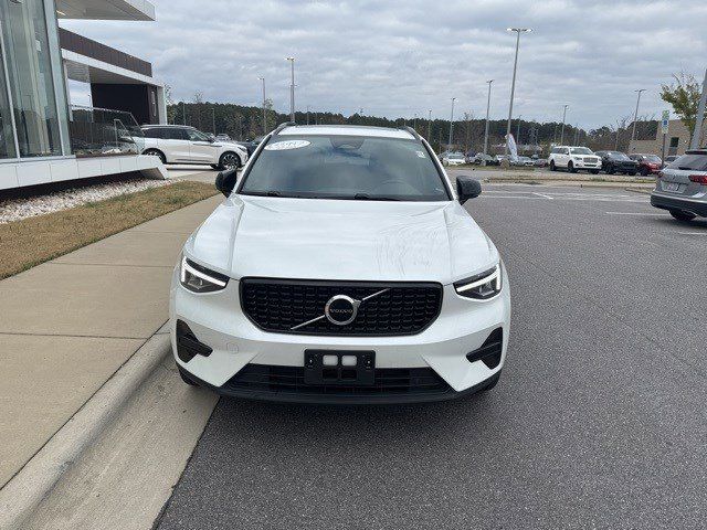 2024 Volvo XC40 