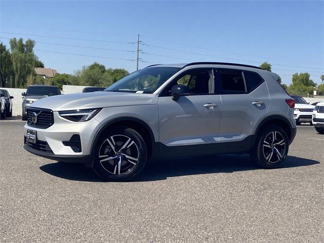 2024 Volvo XC40 