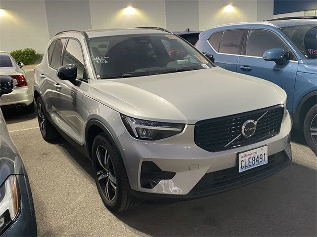 2024 Volvo XC40 