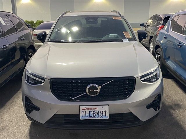 2024 Volvo XC40 