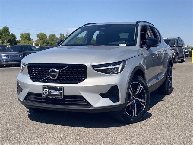 2024 Volvo XC40 