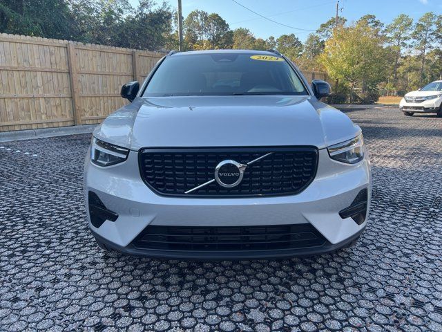 2024 Volvo XC40 