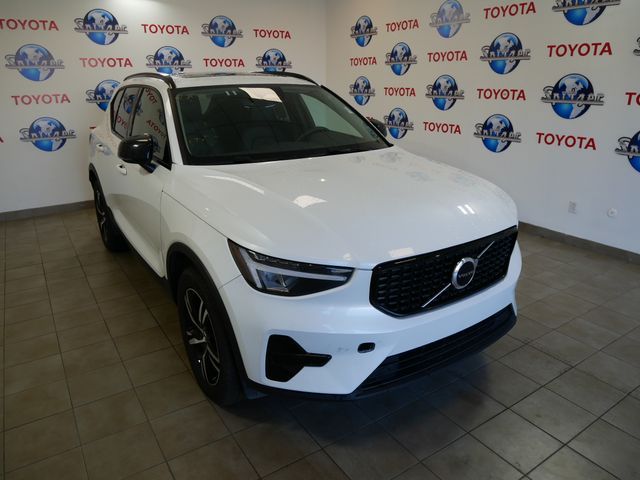 2024 Volvo XC40 