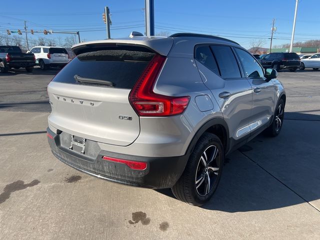 2024 Volvo XC40 