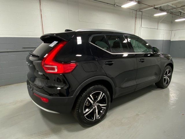 2024 Volvo XC40 