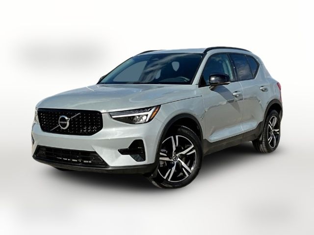 2024 Volvo XC40 Core Bright Theme