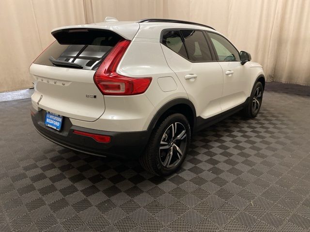 2024 Volvo XC40 