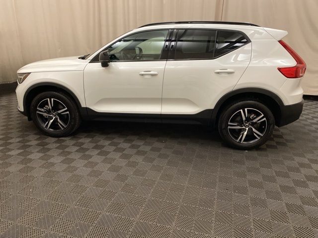 2024 Volvo XC40 