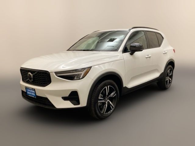 2024 Volvo XC40 