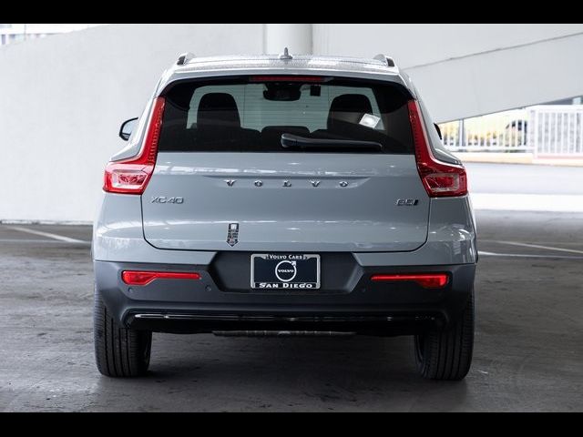 2024 Volvo XC40 