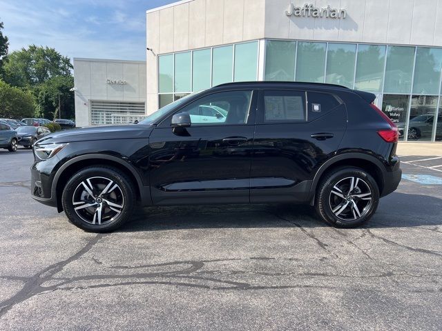 2024 Volvo XC40 