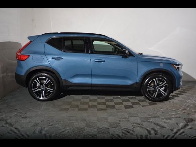 2024 Volvo XC40 