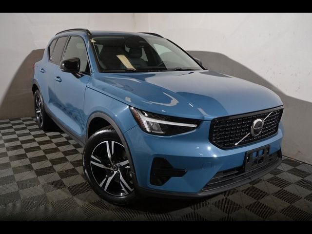 2024 Volvo XC40 