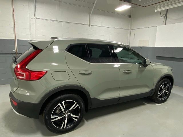 2024 Volvo XC40 Core Bright Theme