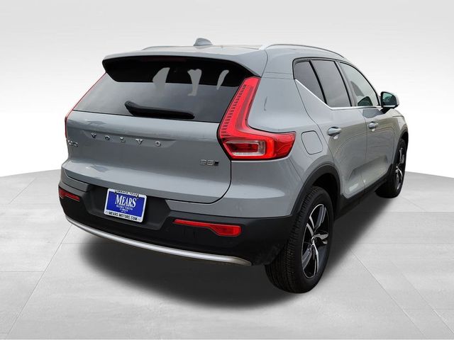 2024 Volvo XC40 