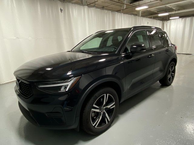 2024 Volvo XC40 