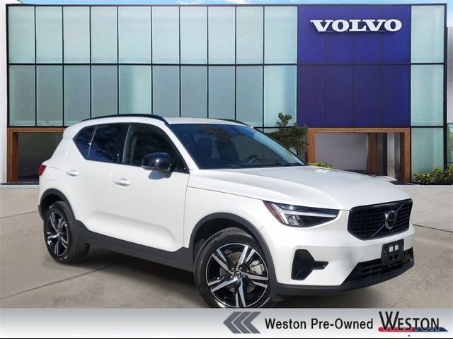 2024 Volvo XC40 