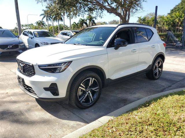 2024 Volvo XC40 