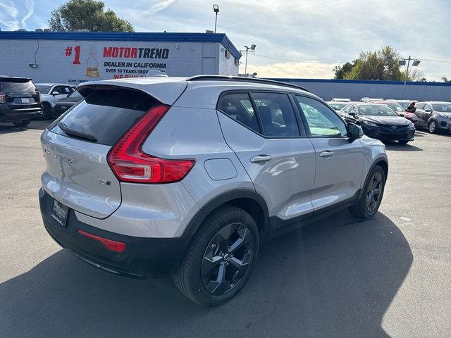 2024 Volvo XC40 