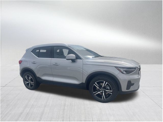 2024 Volvo XC40 Core Bright Theme