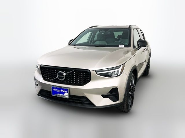 2024 Volvo XC40 