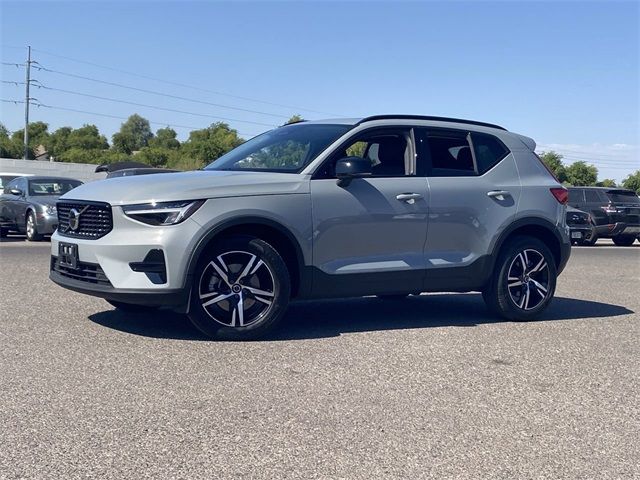 2024 Volvo XC40 