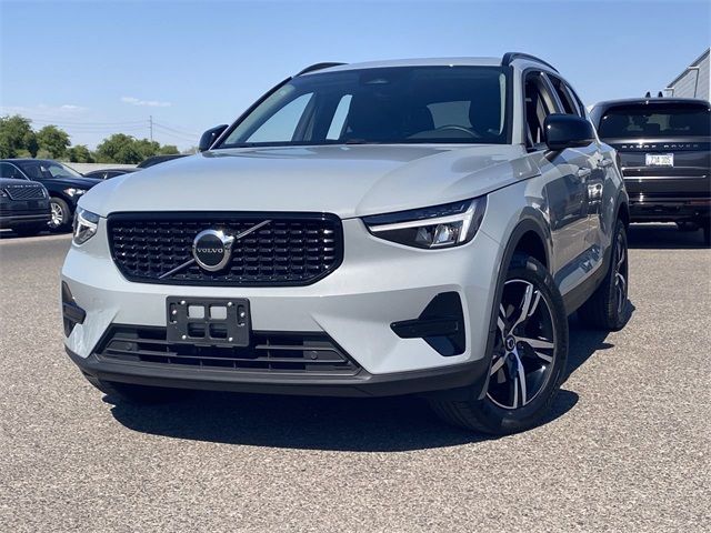 2024 Volvo XC40 