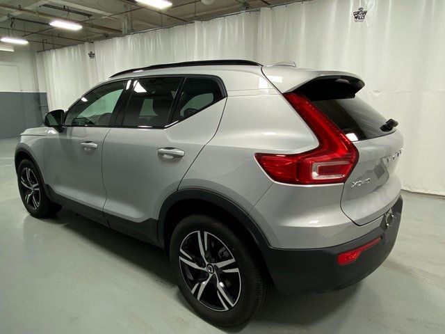 2024 Volvo XC40 