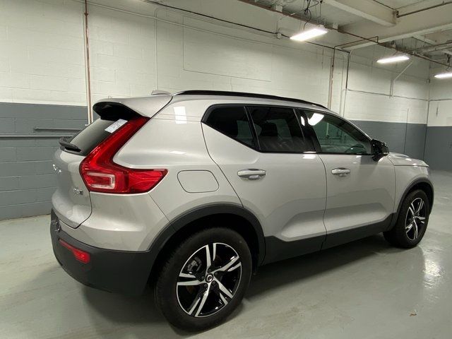 2024 Volvo XC40 