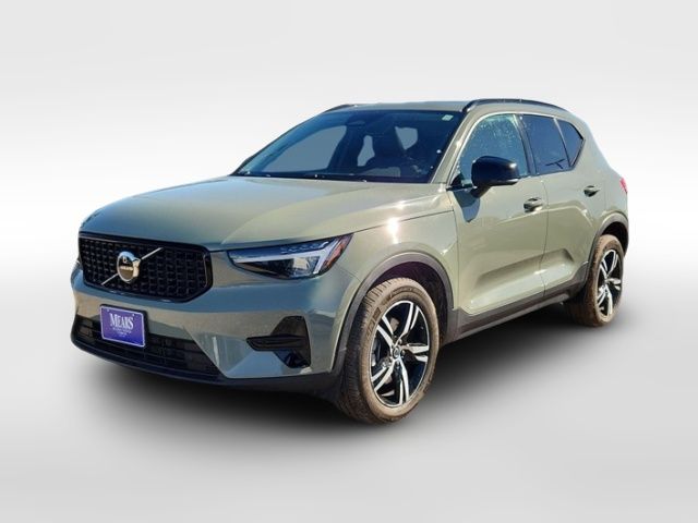 2024 Volvo XC40 