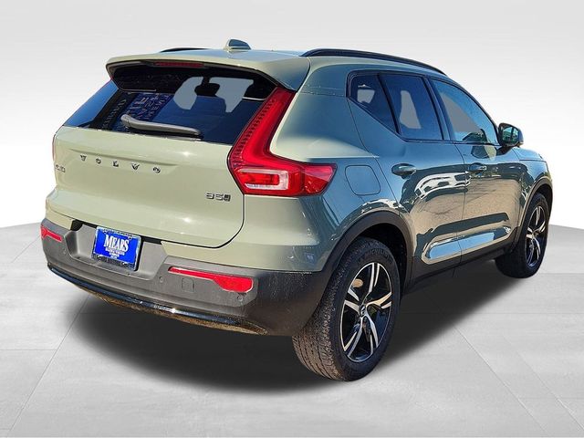 2024 Volvo XC40 