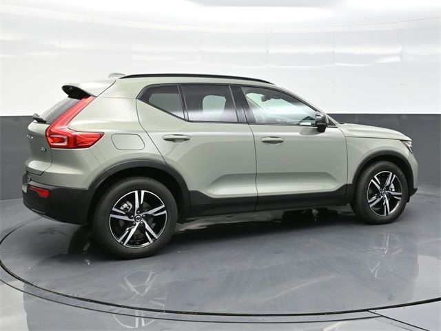 2024 Volvo XC40 