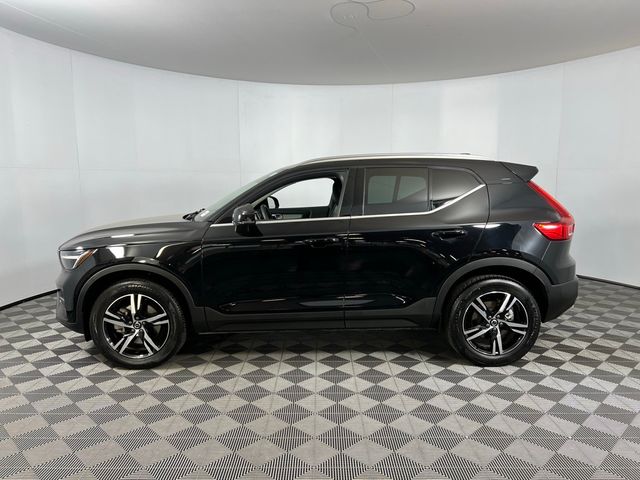 2024 Volvo XC40 