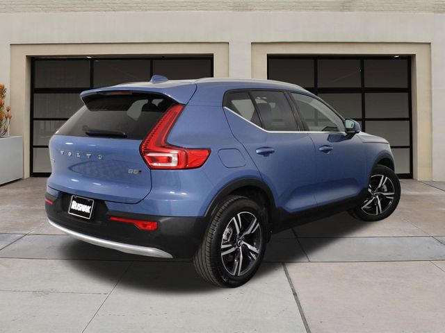 2024 Volvo XC40 