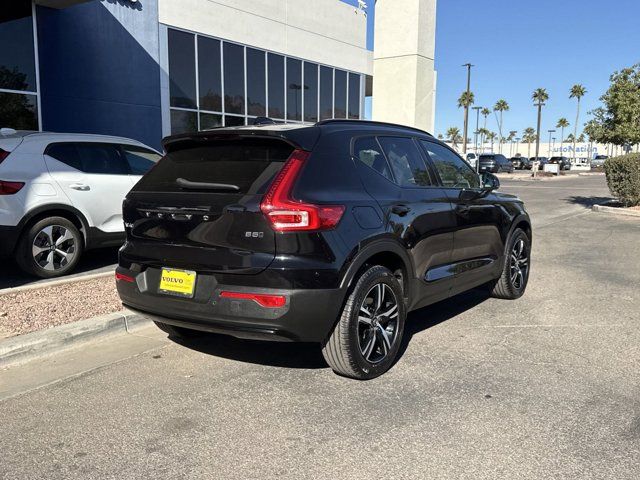 2024 Volvo XC40 