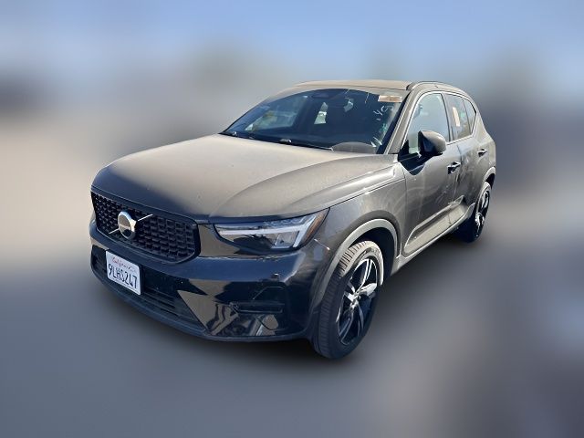 2024 Volvo XC40 