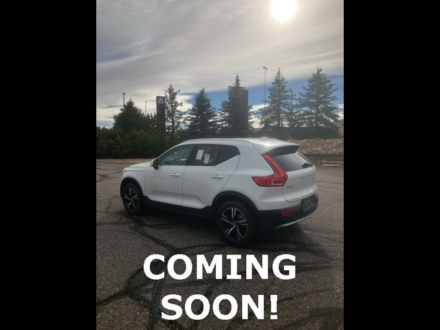 2024 Volvo XC40 