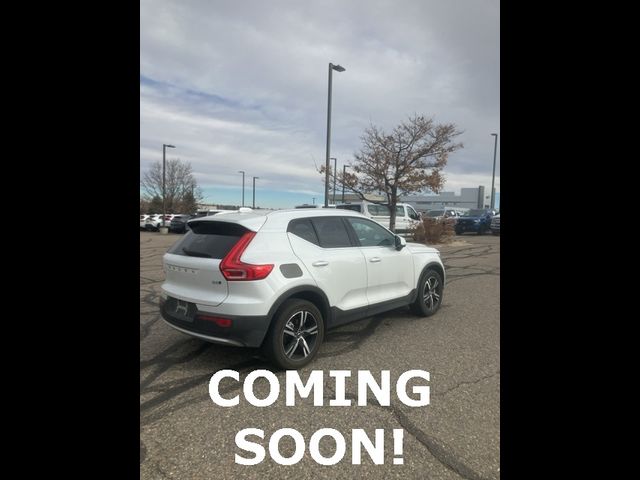 2024 Volvo XC40 