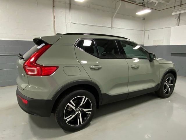 2024 Volvo XC40 