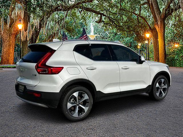 2024 Volvo XC40 