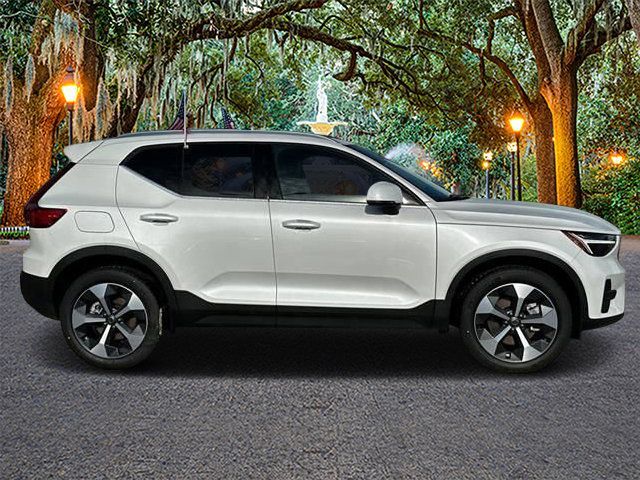 2024 Volvo XC40 