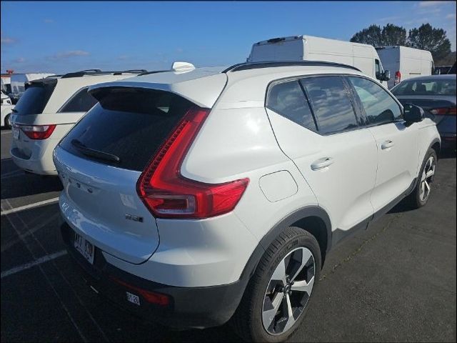 2024 Volvo XC40 Core Bright Theme