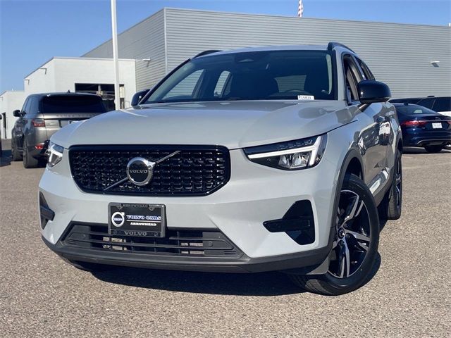 2024 Volvo XC40 