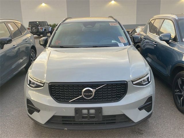 2024 Volvo XC40 