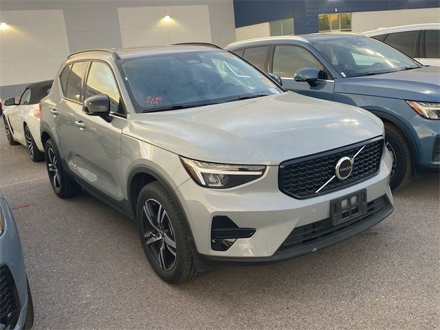 2024 Volvo XC40 