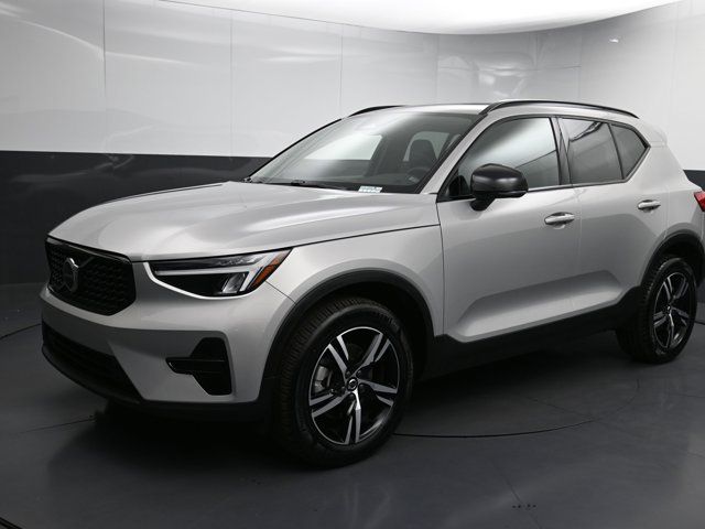 2024 Volvo XC40 