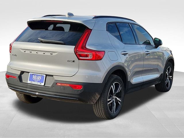 2024 Volvo XC40 